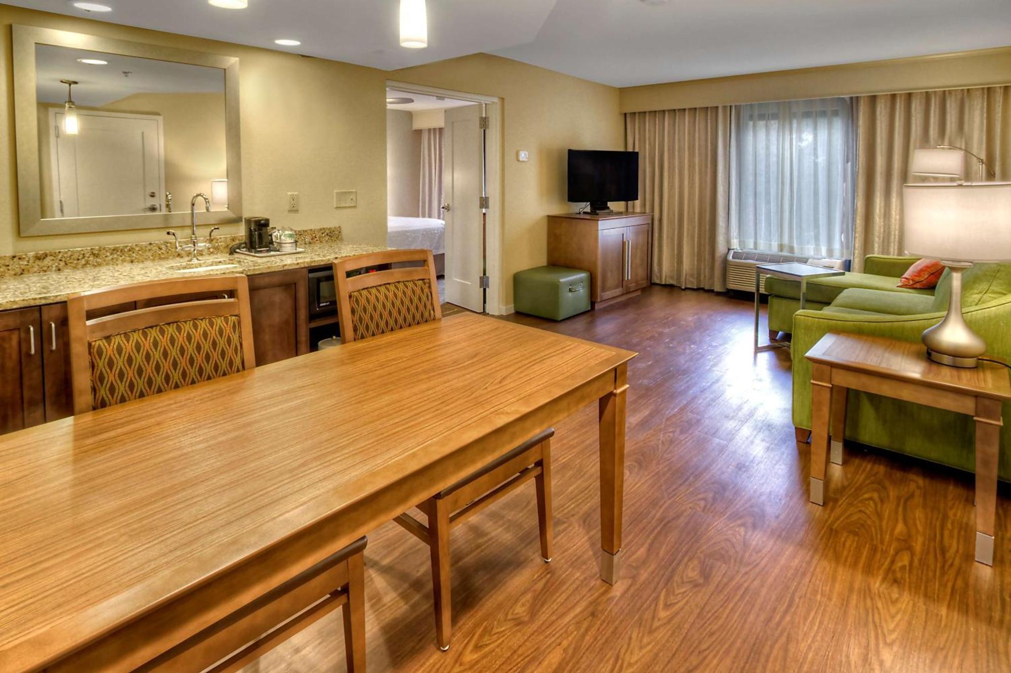 Hampton Inn And Suites Asheville Airport Fletcher Exterior foto